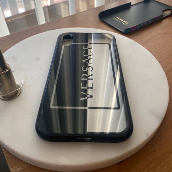 New 100% Authentic VERSACE Phone Cases for iPhone X and iPhone XS - Picture 2 of 7